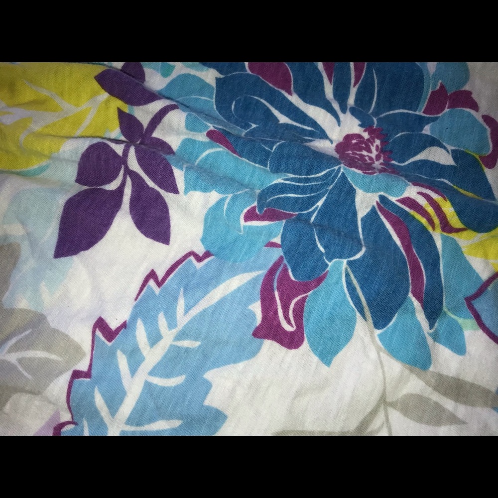 Killo Size M Tank top.Multi color floral.